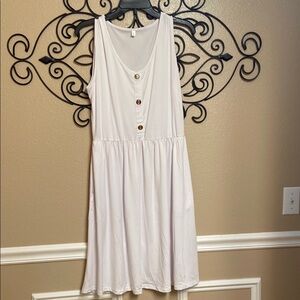 Elegant White Sleeveless Dress